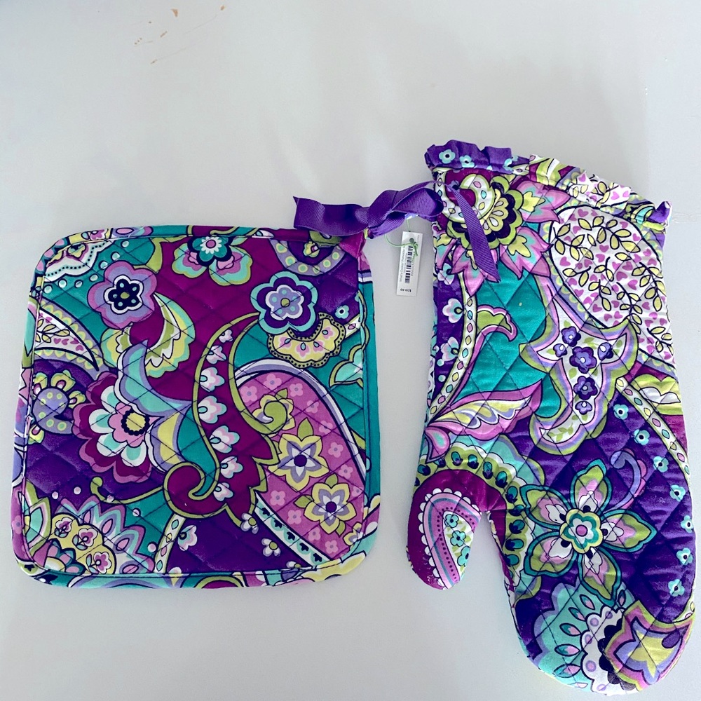 NWT Vera Bradley oven mitt